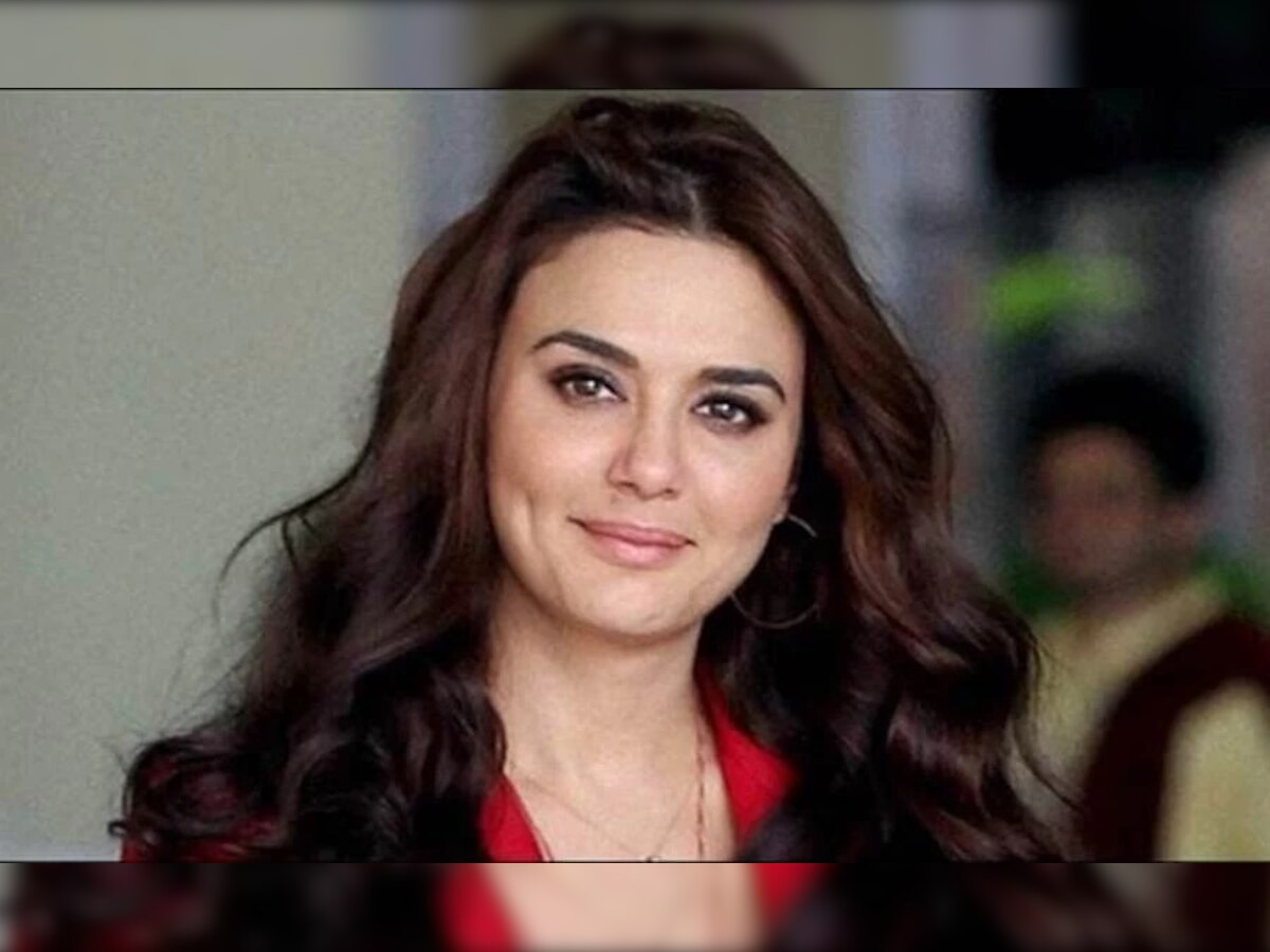 Kareena Kapoor Preity Zinta Mona Singh Riya Sen Actress in MMS