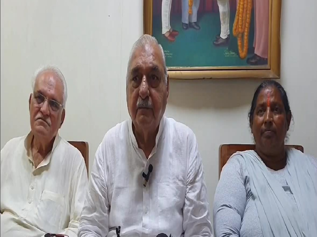 Rohtak News: भूपेंद्र सिंह हुड्डा की बिप्लब देव को नसीहत, मणिपुर की घटना से देश शर्मसार, हरियाणा नहीं पहले उसे संभाले Rohtak News: भूपेंद्र सिंह हुड्डा की बिप्लब देव को नसीहत, मणिपुर की घटना से देश शर्मसार, हरियाणा नहीं पहले उसे संभाले