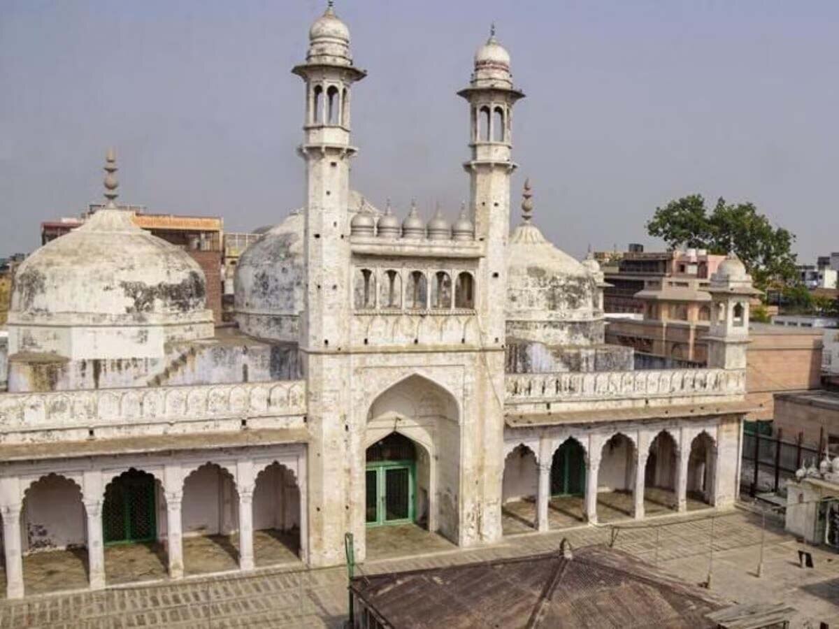 ज्ञानवापी मस्जिद के बाद सुर्खियों में है खंडवा का महादेव मंदिर, उदाहरण के तौर पेश की गई रिपोर्ट