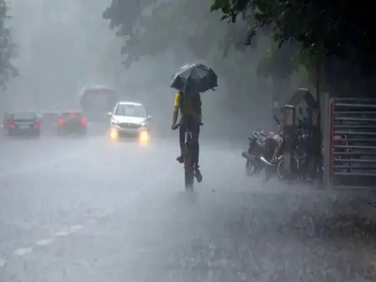   Uttarakhand weather updates: उत्तराखंड में बारिश का येलो अलर्ट, हरिद्वार में खतरे के निशान के ऊपर गंगा, कई NH बंद, मार्गों पर फंसे यात्री