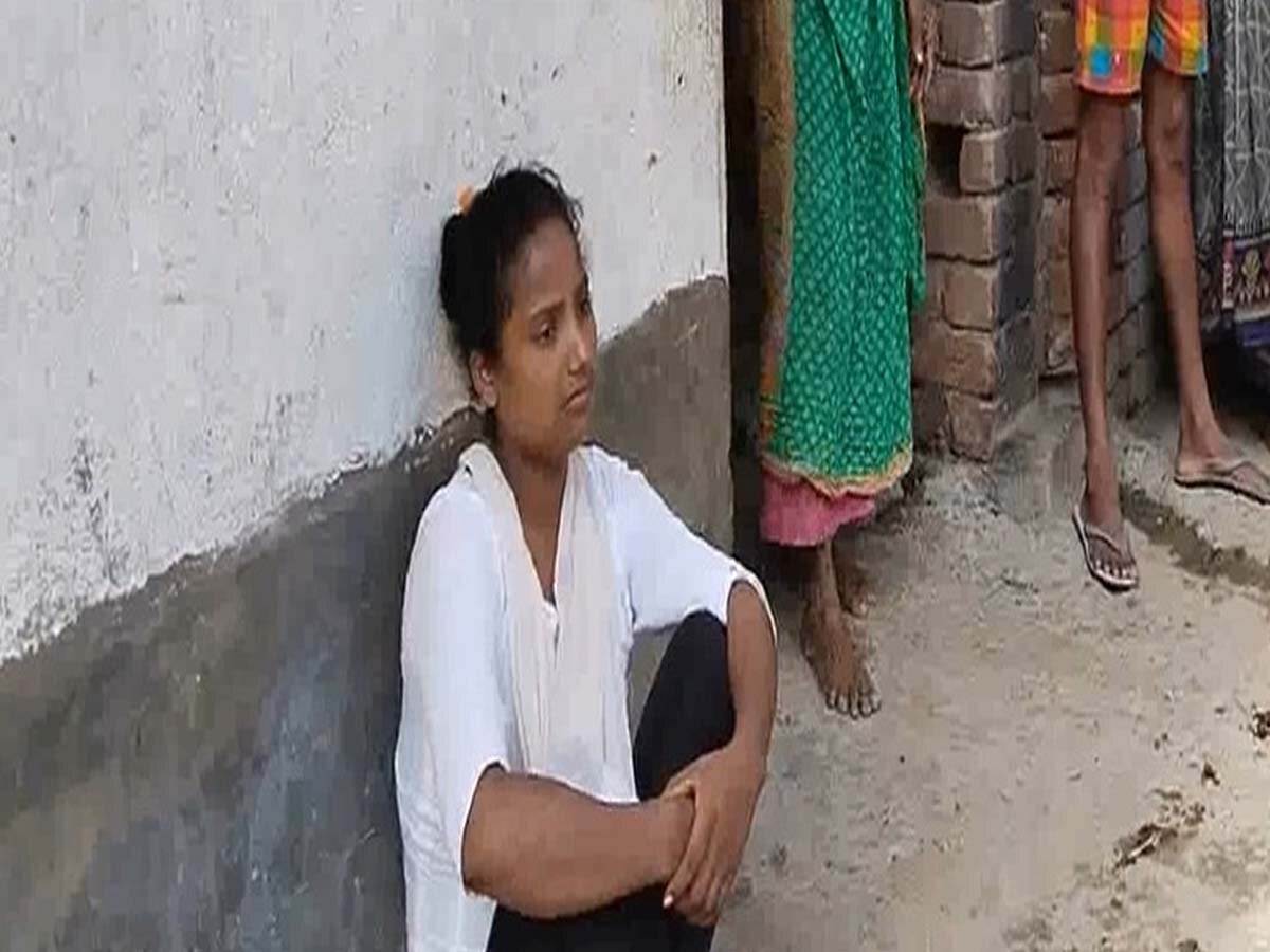 Bihar News: नीतीश के मंत्री के गांव में प्रेम में धोखा, प्रेमी के घर धरने पर बैठी प्रेमिका