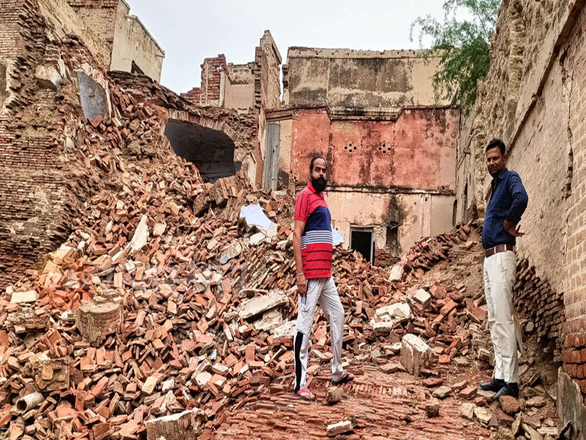 श्रीगंगानगर: 350 वर्ष पुराने गढ़ का एक हिस्सा गिरा, प्रशासन ने नहीं दिया ध्यान, जनता में आक्रोश