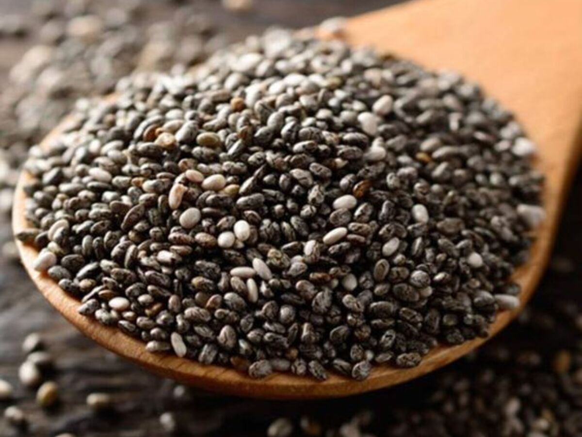 Benefits of chia seeds: कई बीमारियों के खतरे को कम करता है ये बीज, जानें इसके 6 सेहतमंद फायदे 