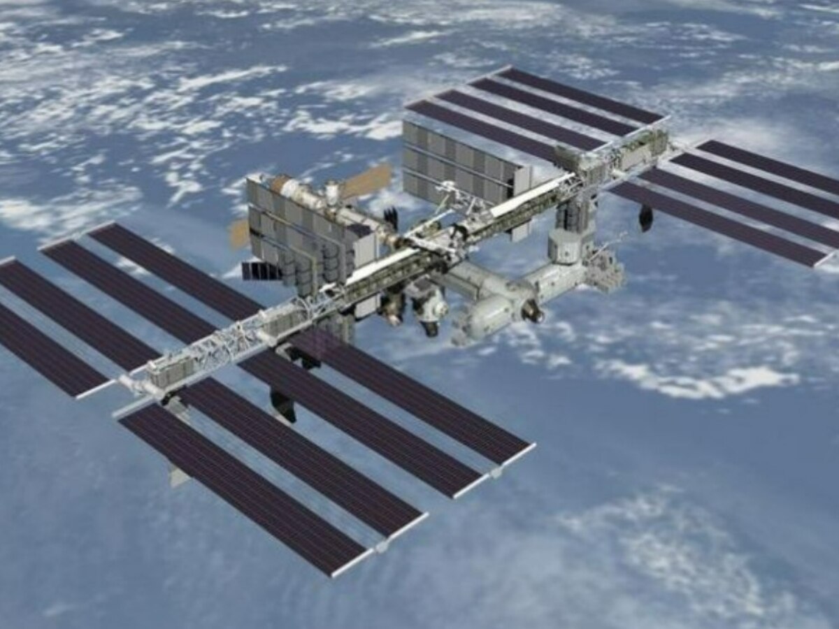 नासा में कटी बिजली, स्पेस स्टेशन में मौजूद 7 अंतरिक्ष यात्रियों से कट गया संपर्क