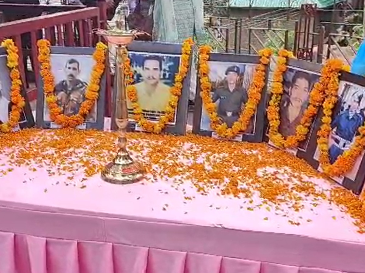 Kargil Vijay Diwas: हमीरपुर में मनाया गया कारिगल विजय दिवस, शहीदों को दी श्रद्धांजलि