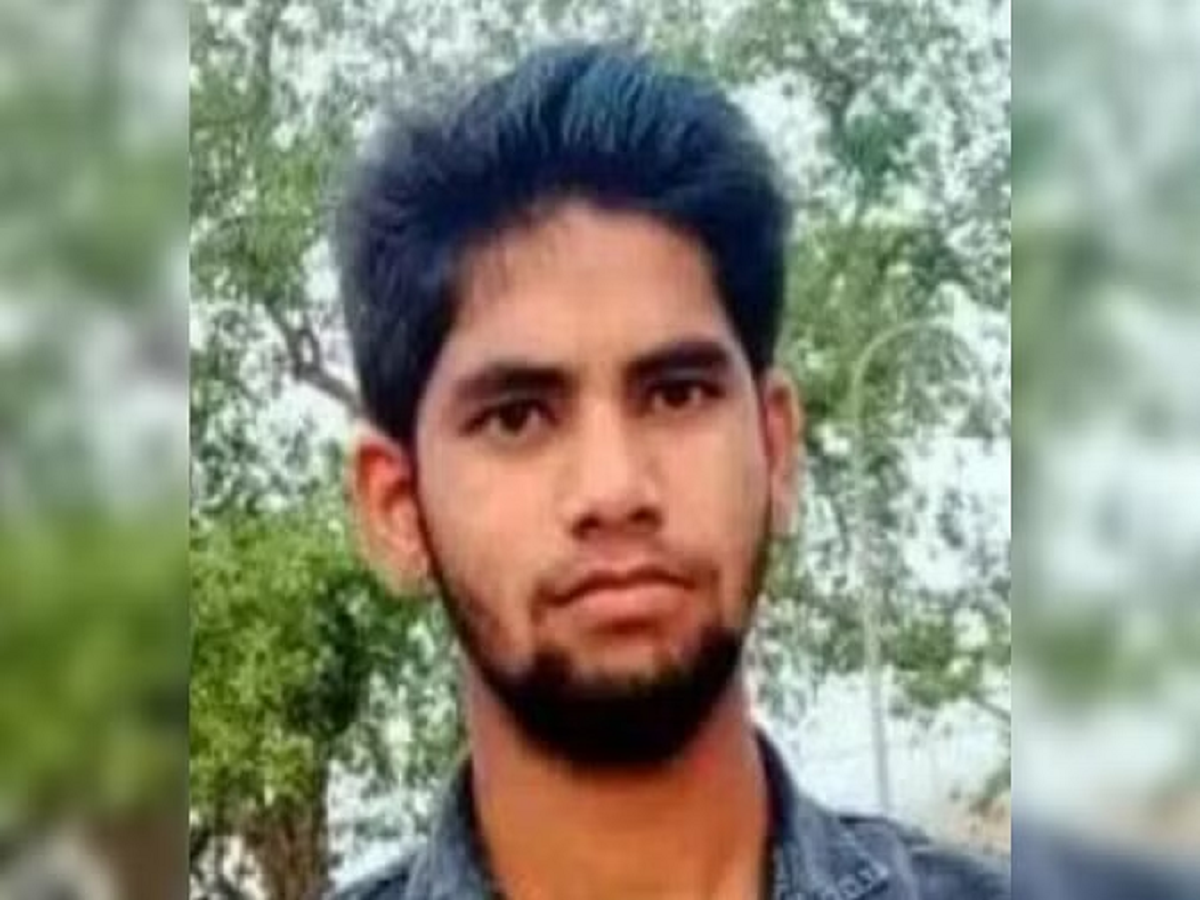 PM व CM के आधार कार्ड में छेड़छाड़ करने वाला गिरफ्तार,गुजरात पुलिस ने बिहार से उठाया PM व CM के आधार कार्ड में छेड़छाड़ करने वाला गिरफ्तार,गुजरात पुलिस ने बिहार से उठाया