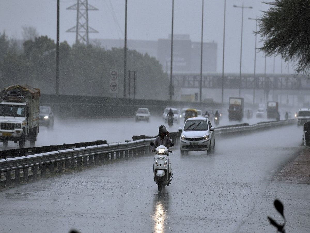 Rain Alert: मौसम विभाग ने पूरे देश में बारिश को लेकर दी चेतावनी, जानें कहां ज्यादा खतरा