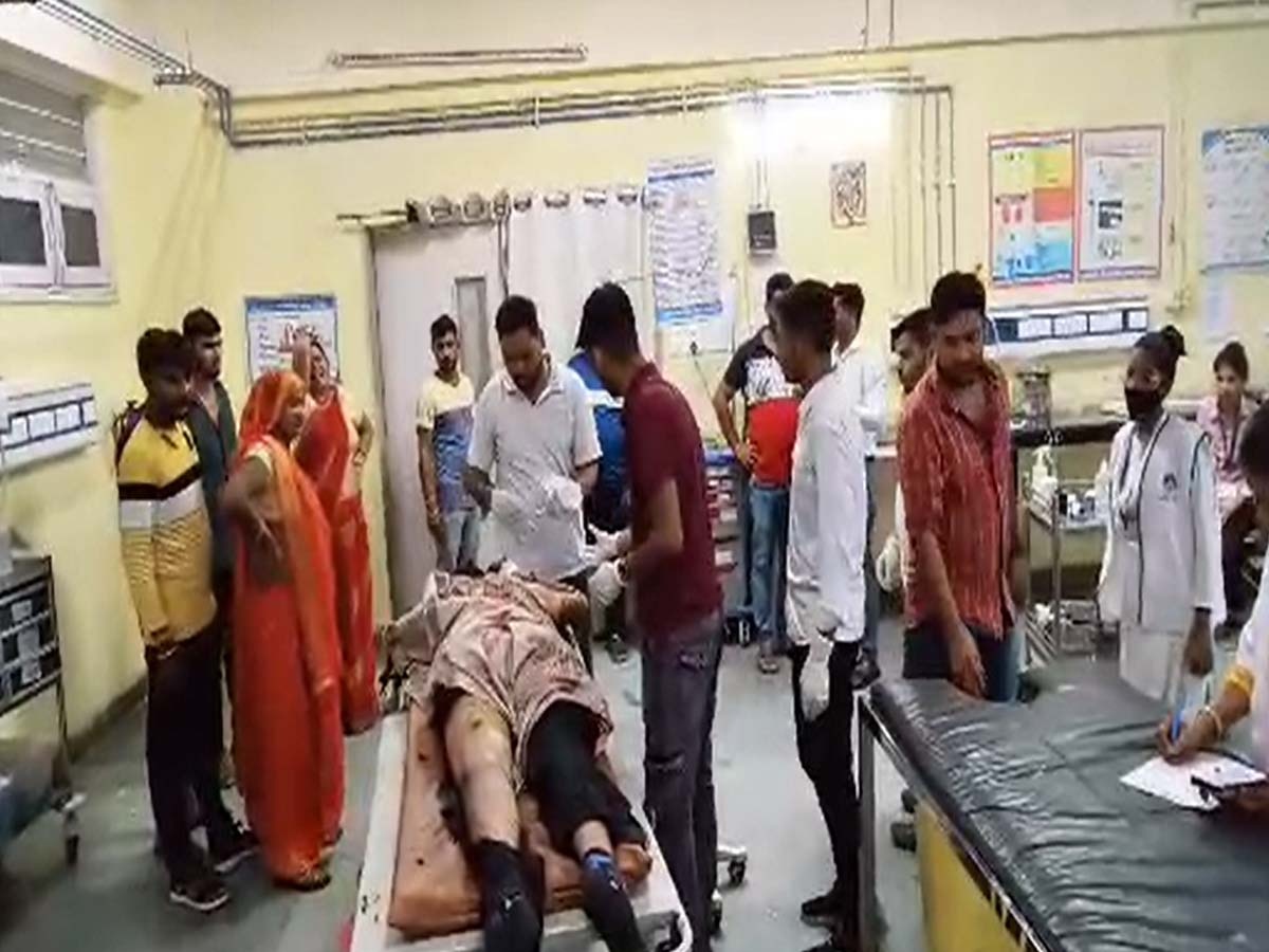 Ajmer News: केकड़ी में पेट्रोल छिड़ककर युवक ने खुद पर लगाई आग,अफरा-तफरी का माहौल