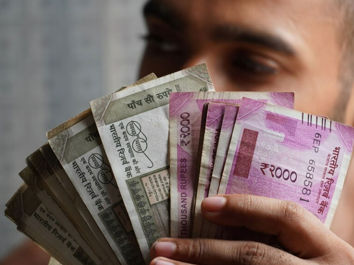 HRA Benefits: लोगों को HRA से मिलेगा फायदा, ITR में बचा लेंगे पैसे, टैक्स सेविंग में मिलेगी मदद HRA Benefits: लोगों को HRA से मिलेगा फायदा, ITR में बचा लेंगे पैसे, टैक्स सेविंग में मिलेगी मदद