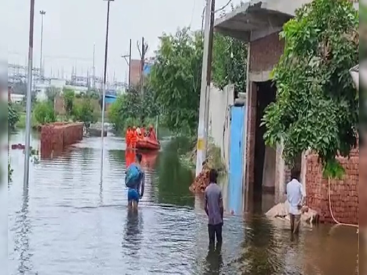 Hindon Flood: हिंडन से मची तबाही के बीच उठ रहे सवाल, डूब क्षेत्रों में क्यों धड़ल्ले से हो रहे निर्माण कार्य?