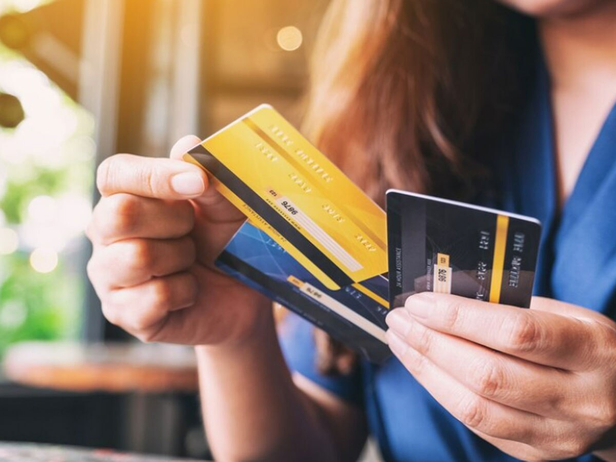 Credit Card से भरना है बिल? इन फायदे-नुकसान के बारे में पहले ही जान लें