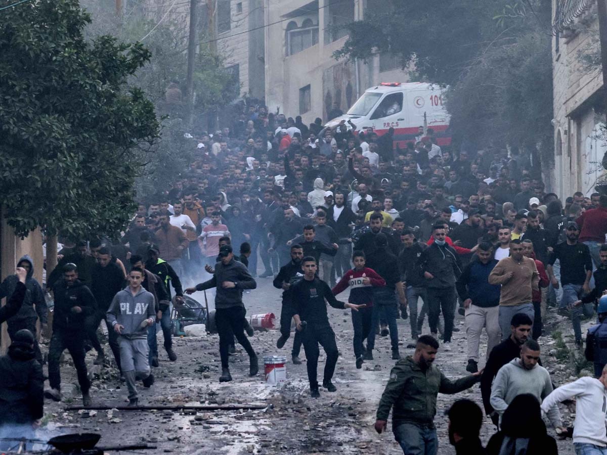Violent Clashes in Palestinian: आपस में क्यों भिड़ गए हैं फिलीस्तीनी? लगातार तीसरे दिन हिंसक संघर्ष, अब तक 6 लोगों की हो चुकी है मौत