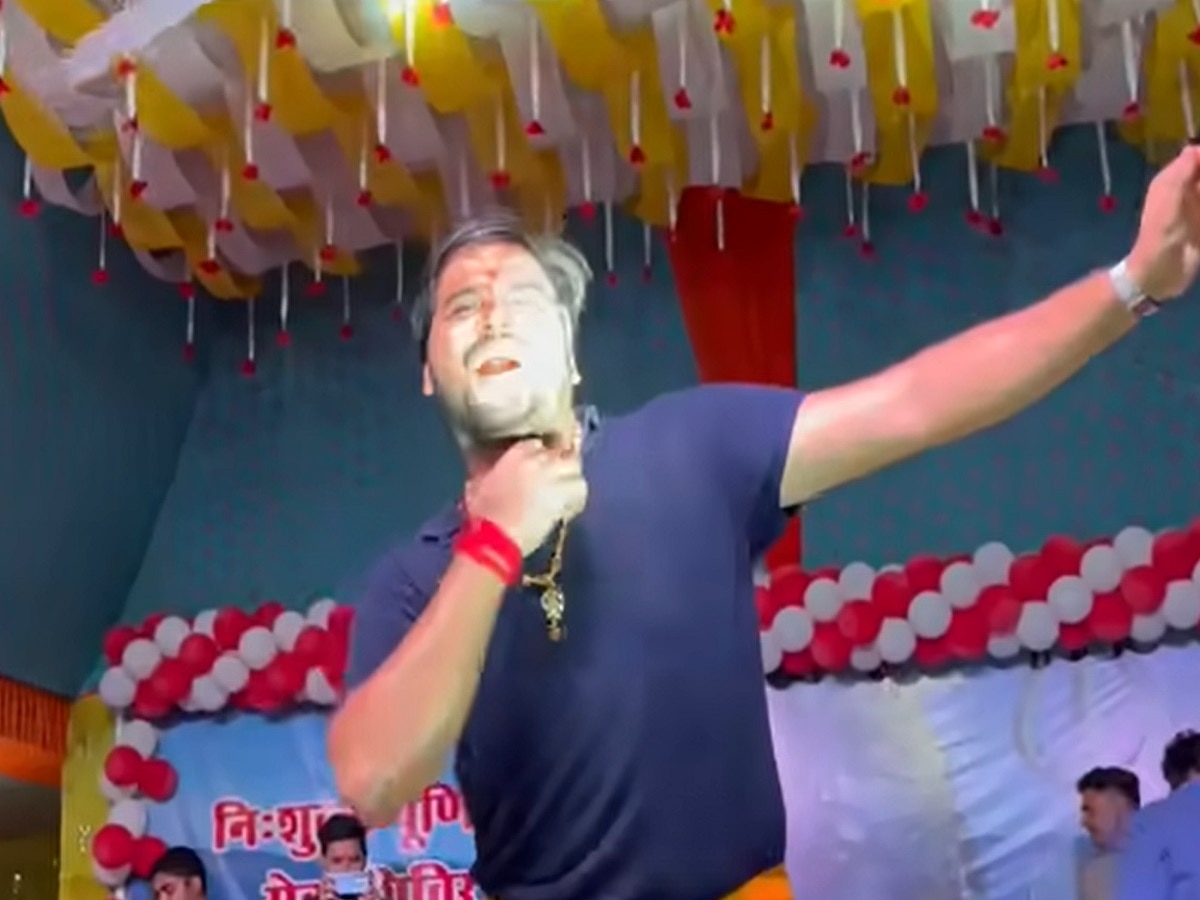 Sawan 2023 Arvind Akela Kallu Live Dance performed on Song Devghar ...