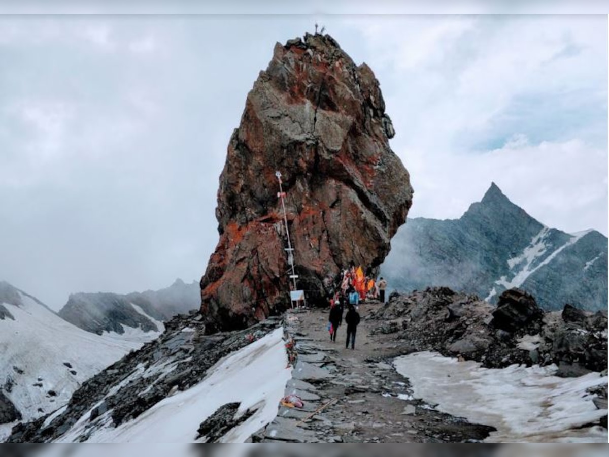 Kinnar Kailash Yatra 2023: किन्नर कैलाश यात्रा शुरू, दिन में कई बार रंग बदलने वाले शिवलिंग दर्शन को उमड़ते हैं शिवभक्त