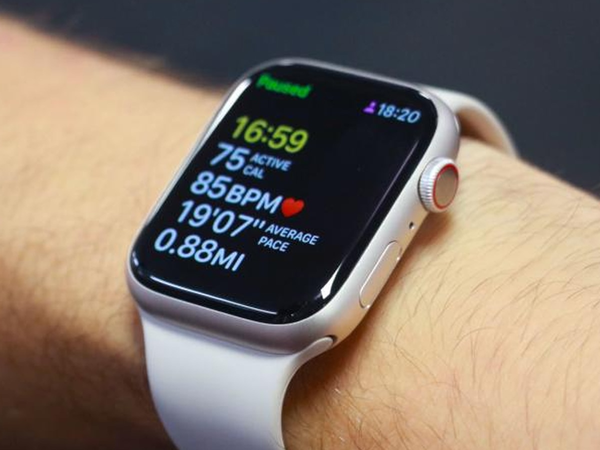 Smartwatch का डिजाइन देखकर इसे खरीदने की भूल पड़ेगी भारी! कलाई पर बनकर रह जाएगी शोपीस 