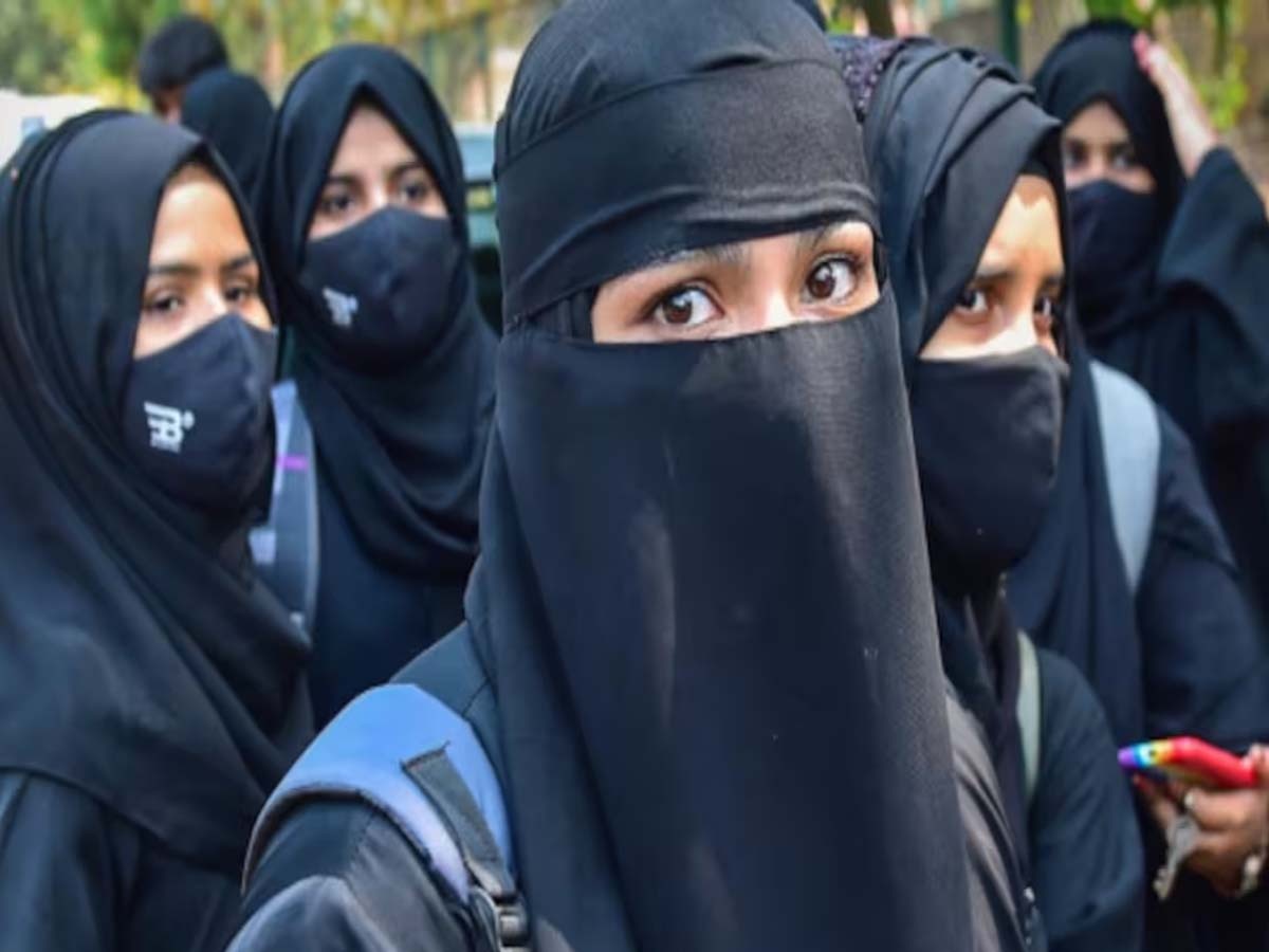 Hijab Controversy: कर्नाटक से शुरू हुआ 'बुर्का विवाद' पहुंचा मुम्बई, कॉलेज में नहीं मिली एंट्री