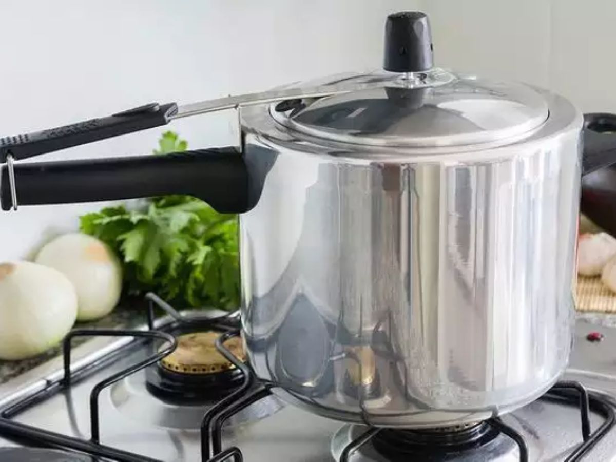 5 foods to avoid cook in pressure cooker istemaal krne ke tips in hindi