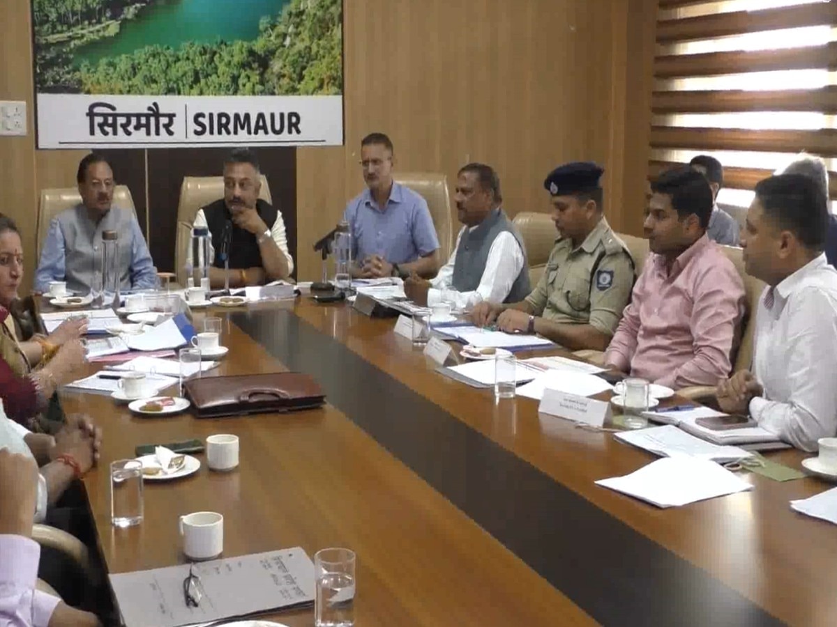 Himachal Pradesh News: बारिश के कारण हुए नुकसान का जायजा लेने सिरमौर पहुंचे हर्षवर्धन चौहान