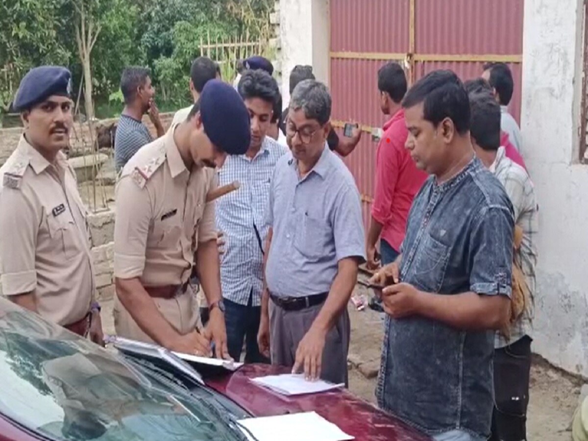 सहरसा में अवैध रूप से डुप्लीकेट खाद बनाने वालों पर चला पुलिस का डंडा, नकली खाद बरामद