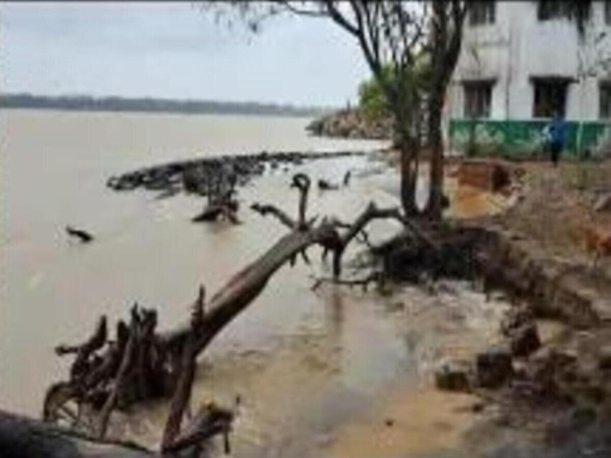 Zee Odisha Impact: ଖବର ପ୍ରସାରଣ ପରେ ଘଟଣାସ୍ଥଳ ପରିଦର୍ଶନ କଲେ ଅତିରିକ୍ତ ଜିଲ୍ଲାପାଳ