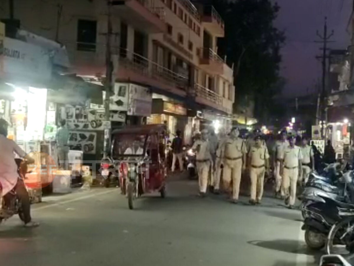 अलवर: पुलिस महानिदेशक उमेश मिश्रा का निर्देश, अधिकारी दिखे पुलिस फ्लैग मार्च में