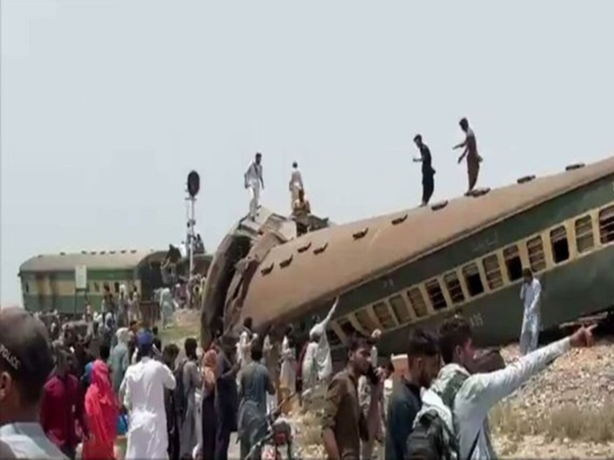 Pakistan Train Accident: ଭୟାନକ ଟ୍ରେନ୍ ଦୁର୍ଘଟଣାରେ ୧୦ ବଗି ଲାଇନଚ୍ୟୁତ; ୧୫ ମୃତ ୫୦ ଆହତ 