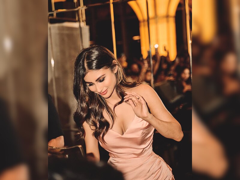 एक्ट्रेस का बेबाक और बोल्ड अंदाज़