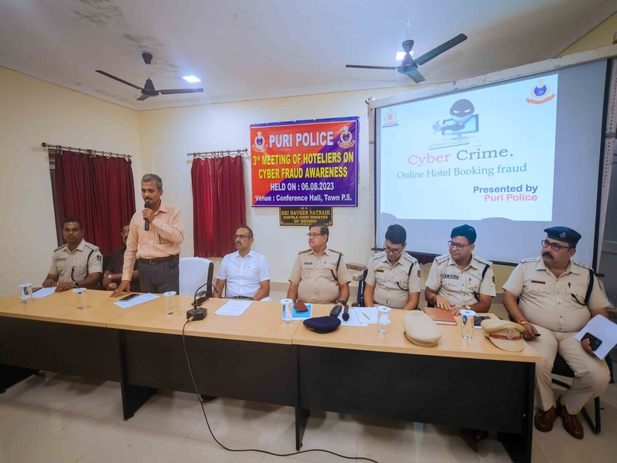 Cyber Fraud Awareness: ସାଇବର ଠକେଇ ରୋକିବାକୁ ପୋଲିସ ପକ୍ଷରୁ ଜାରି ହେଲା ହେଲପ ଲାଇନ ନମ୍ବର