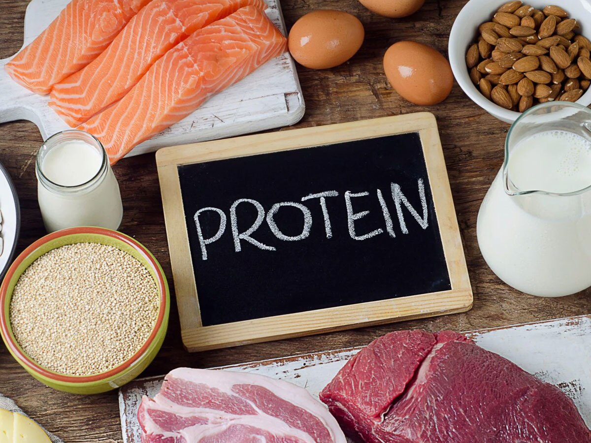 Protein: बिना अंडा-मीट खाए भी शरीर को मिलेगा भरपूर प्रोटीन, मार्केट से खरीद लाएं ये 4 फल