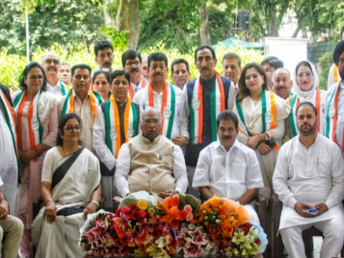 J&K News: कांग्रेस के लिए दोहरी ख़ुशी; राहुल की सांसदी बहाल के साथ DPAP से कई नेताओं की घर वापसी 