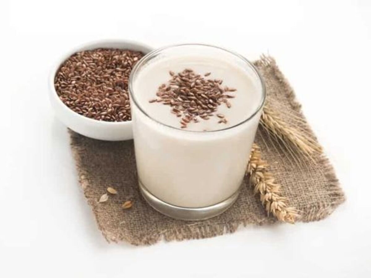 Flax Seed with Milk: रोजाना अलसी के दूध का सेवन करने से मिलता है ये लाभ, जानिए इसके सेहतमंद फायदे 
