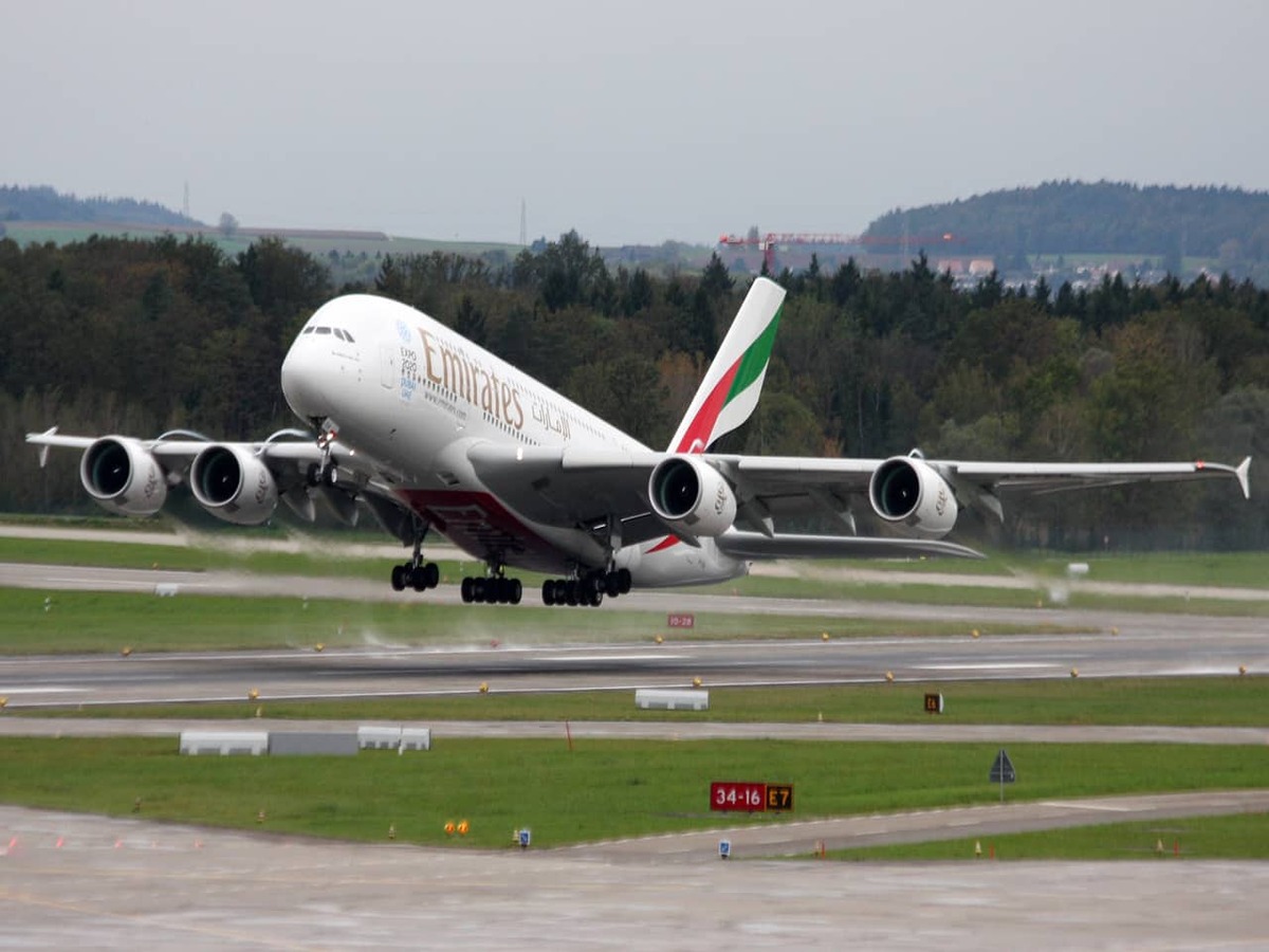 Airbus A380: ବିଶ୍ୱର ସବୁଠାରୁ ବଡ଼ ଯାତ୍ରୀବାହୀ ବିମାନ, ଯାହାର ଆକାର ଶୁଣିଲେ ...
