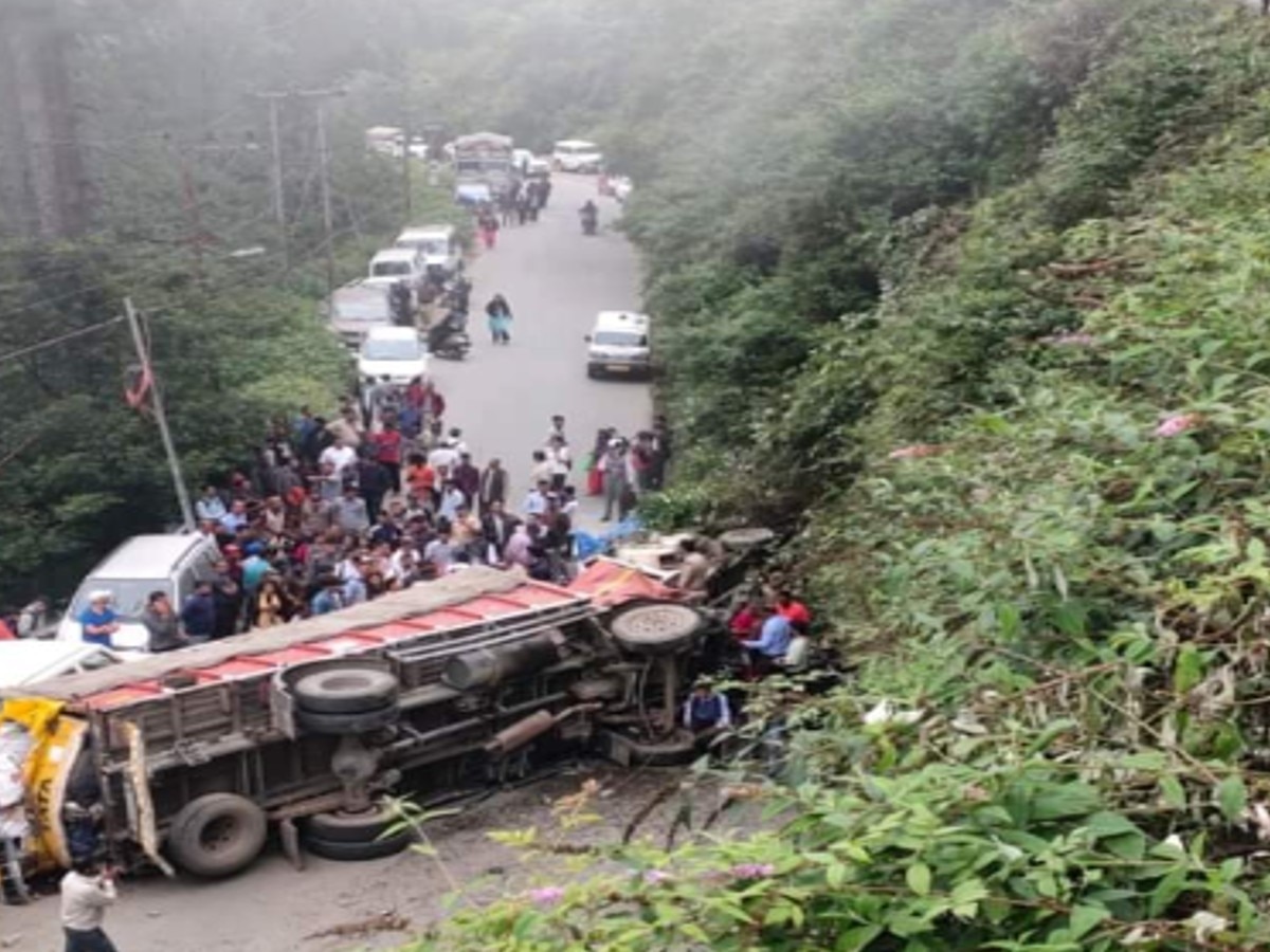 Shimla में हुआ बड़ा हादसा, सेब से लदे ट्रक की चपेट में आने से दो लोगों की मौत