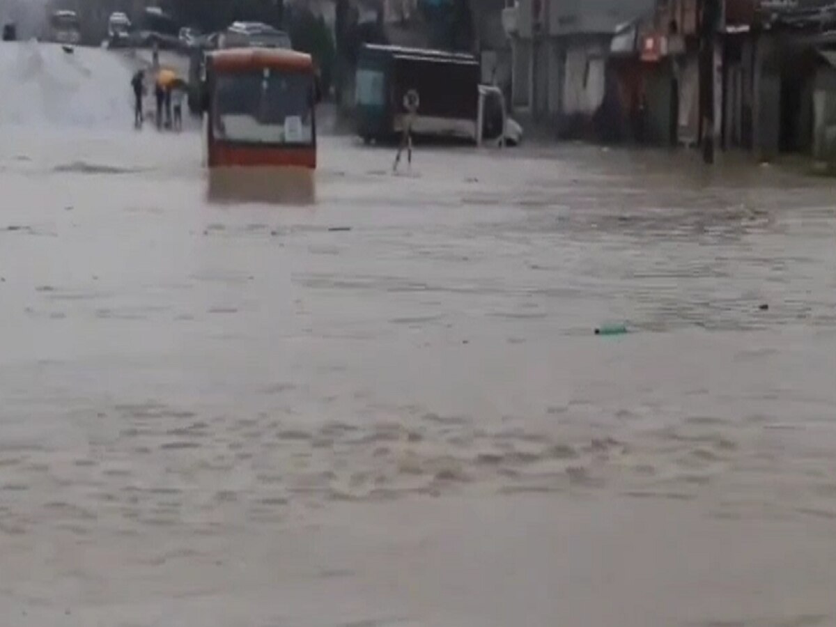 Bihar Flood: नेपाल में बारिश से मोतिहारी में आफत, भागलपुर में बढ़ा गंगा का जलस्तर