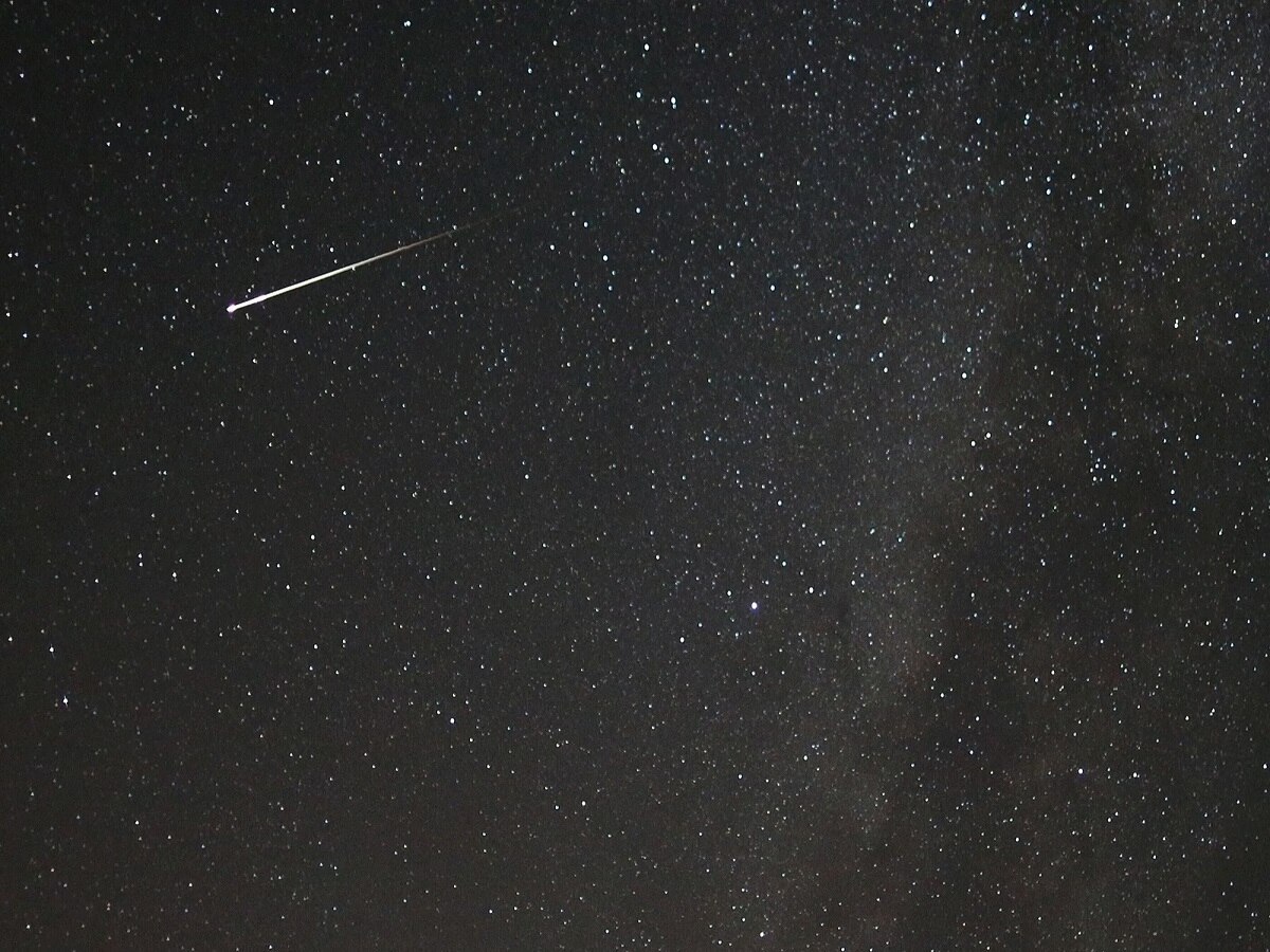 Perseid meteorites: आसमान में होगी उल्कापिंडों की बारिश, भारत में इस समय नजारा देखने के लिए रहें तैयार