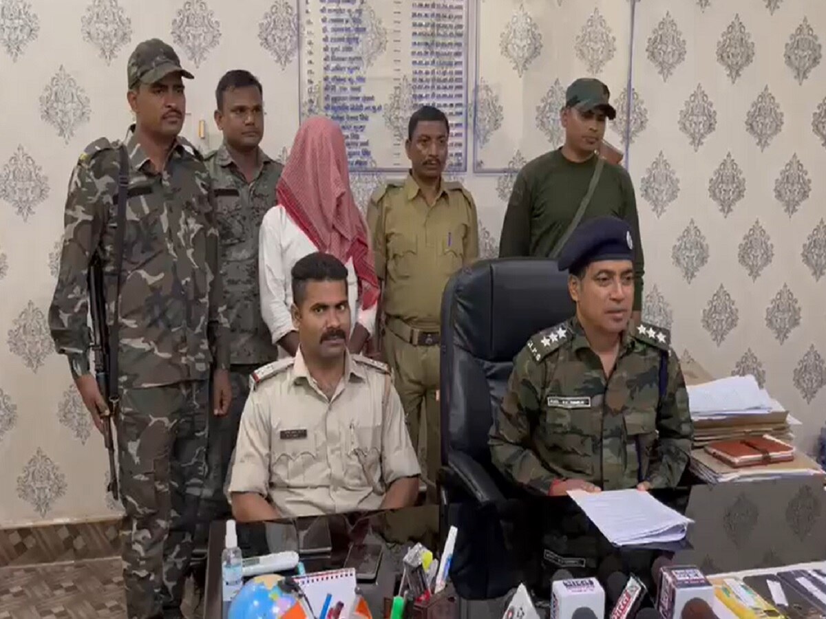 Jharkhand News: 14 मोबाइल फोन के साथ शातिर साइबर अपराधी गिरफ्तार, जांच में जुटी पुलिस