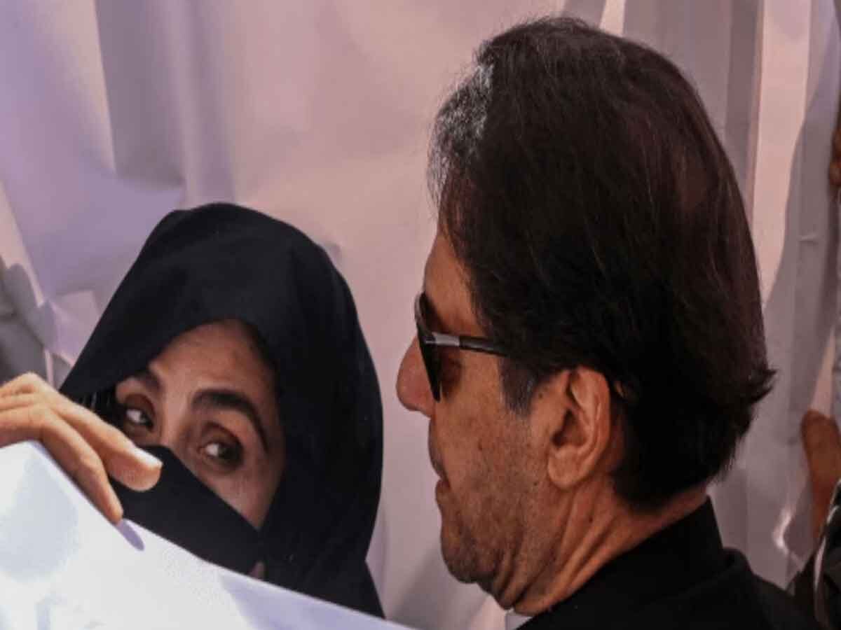 Pakistan: इमरान खान बिल्कुल ठीक लेकिन...बुशरा बीबी ने अटक जेल में की पति से मुलाकात