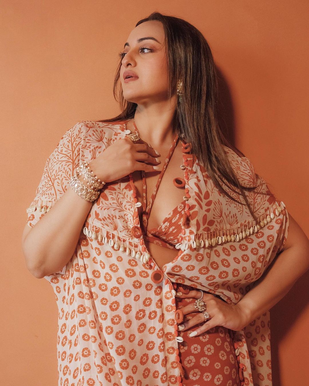 Actress Sonakshi Sinha Shares Indo Western Look On Instagram See Pics Sonakshi Sinha Photos
