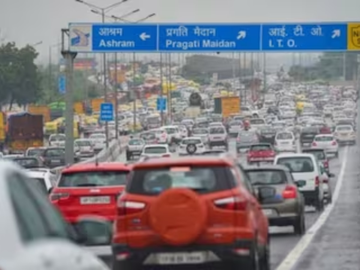 Independence Day Traffic Advisory: आज रात से Delhi NCR में ये रास्ते हो जाएंगे बंद, जानें पूरा रूट अपडेट वरना होगी दिक्कत 