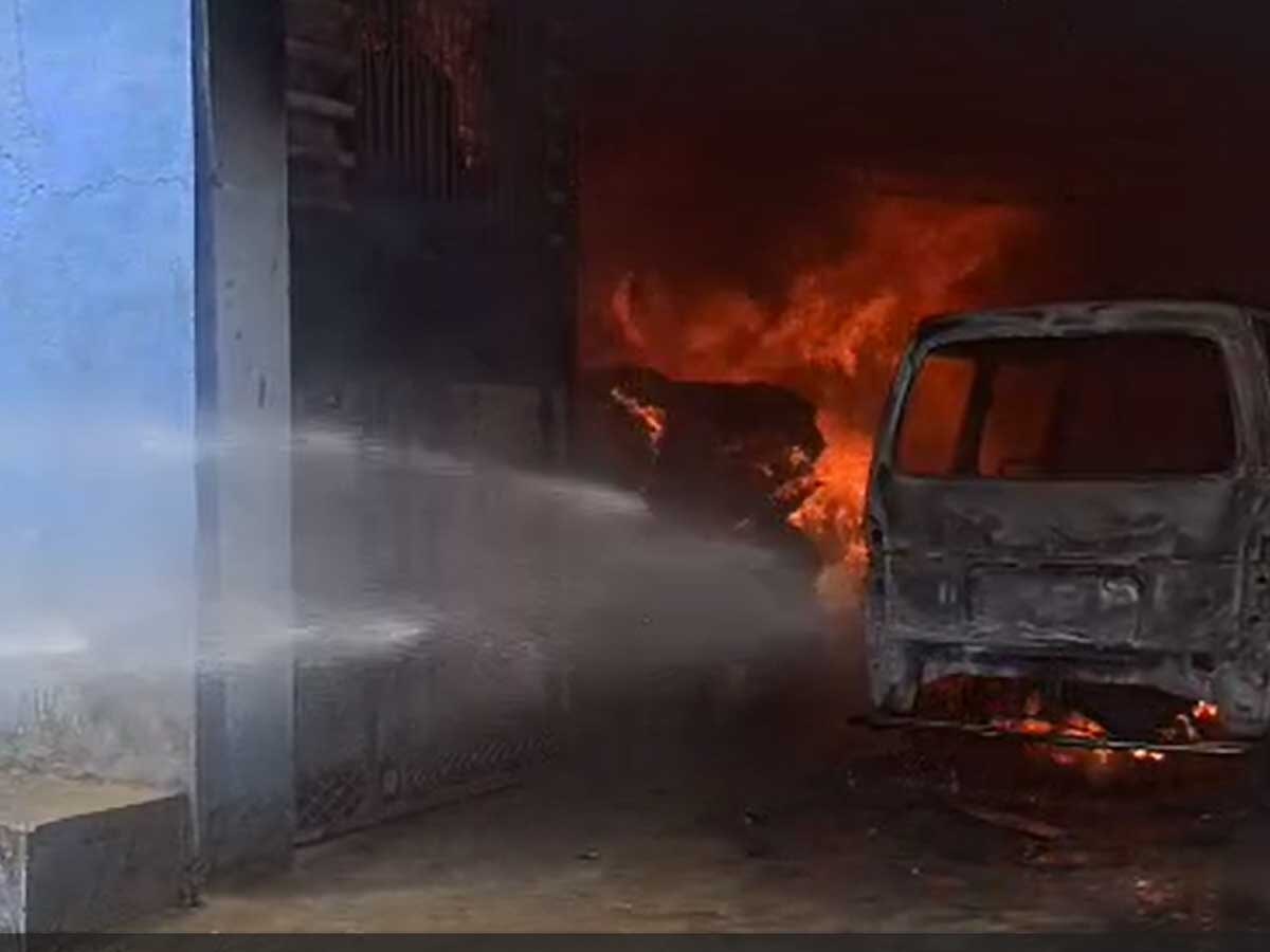डीडवाना में कपड़ों के गोदाम में  लगी आग, लाखों का सामान जलकर हुआ खाक