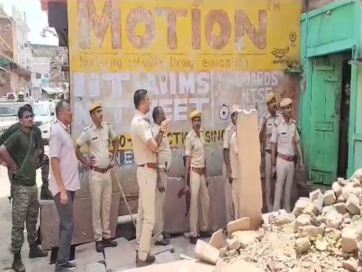 राजस्थान: धौलपुर आपस में भिड़े दो गुट, बाड़ी के कसाई पाड़ा मोहल्ले में पत्थरबाजी का प्रयास, मोहल्ले में पसरा सन्नाटा 