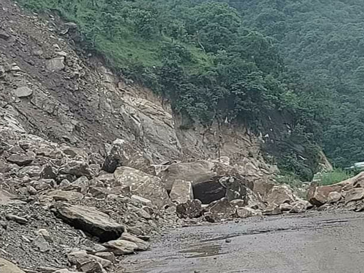 Landslide News: हिमाचल प्रदेश की ये जगह बनी सबसे खतरनाक स्पॉट, आए दिन हो रहा लैंडस्लाइड
