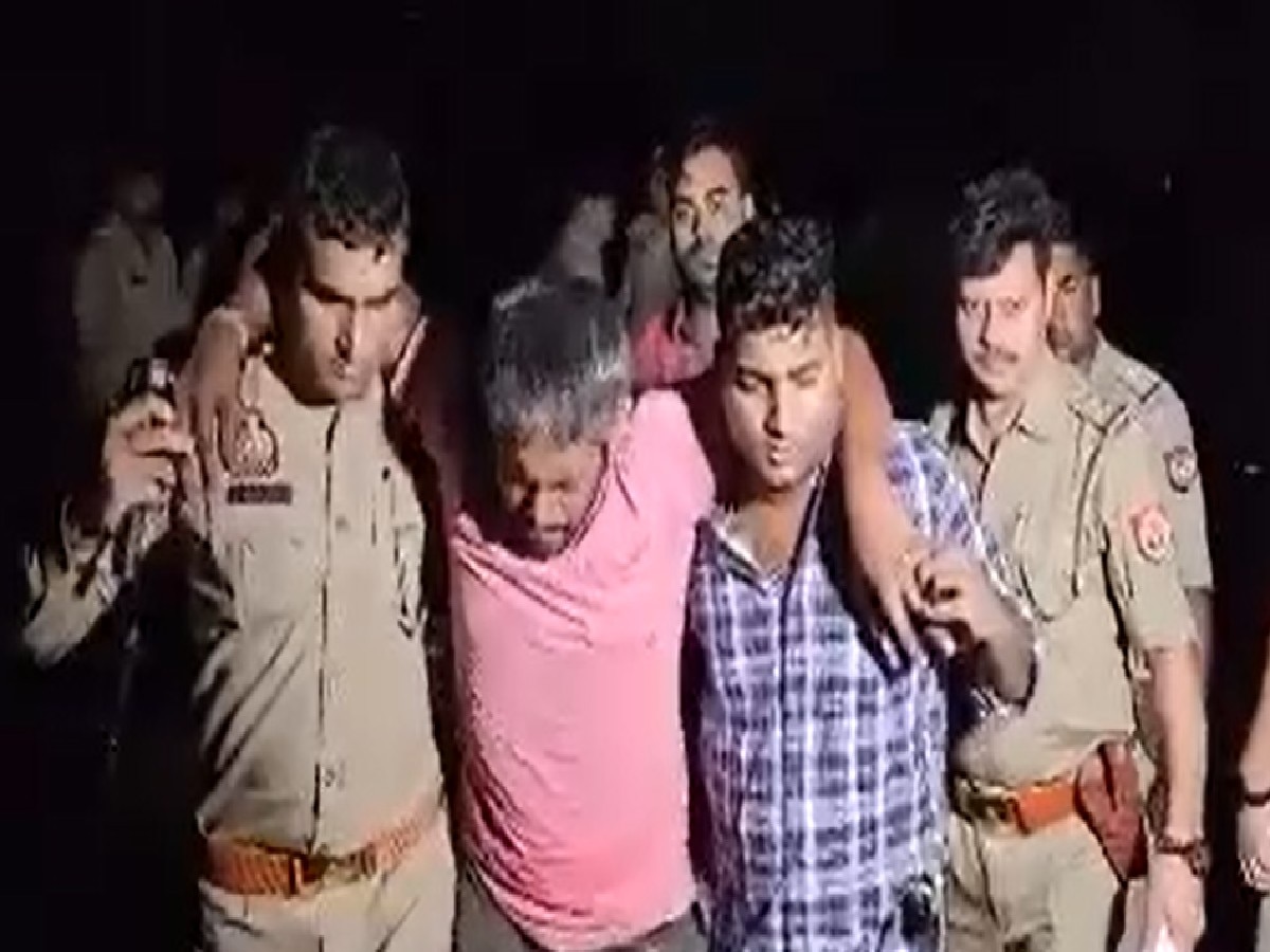 Noida News: आरोपी ने दरोगा की सर्विस रिवॉल्वर छीन की फायरिंग, पुलिस ने किया गिरफ्तार
