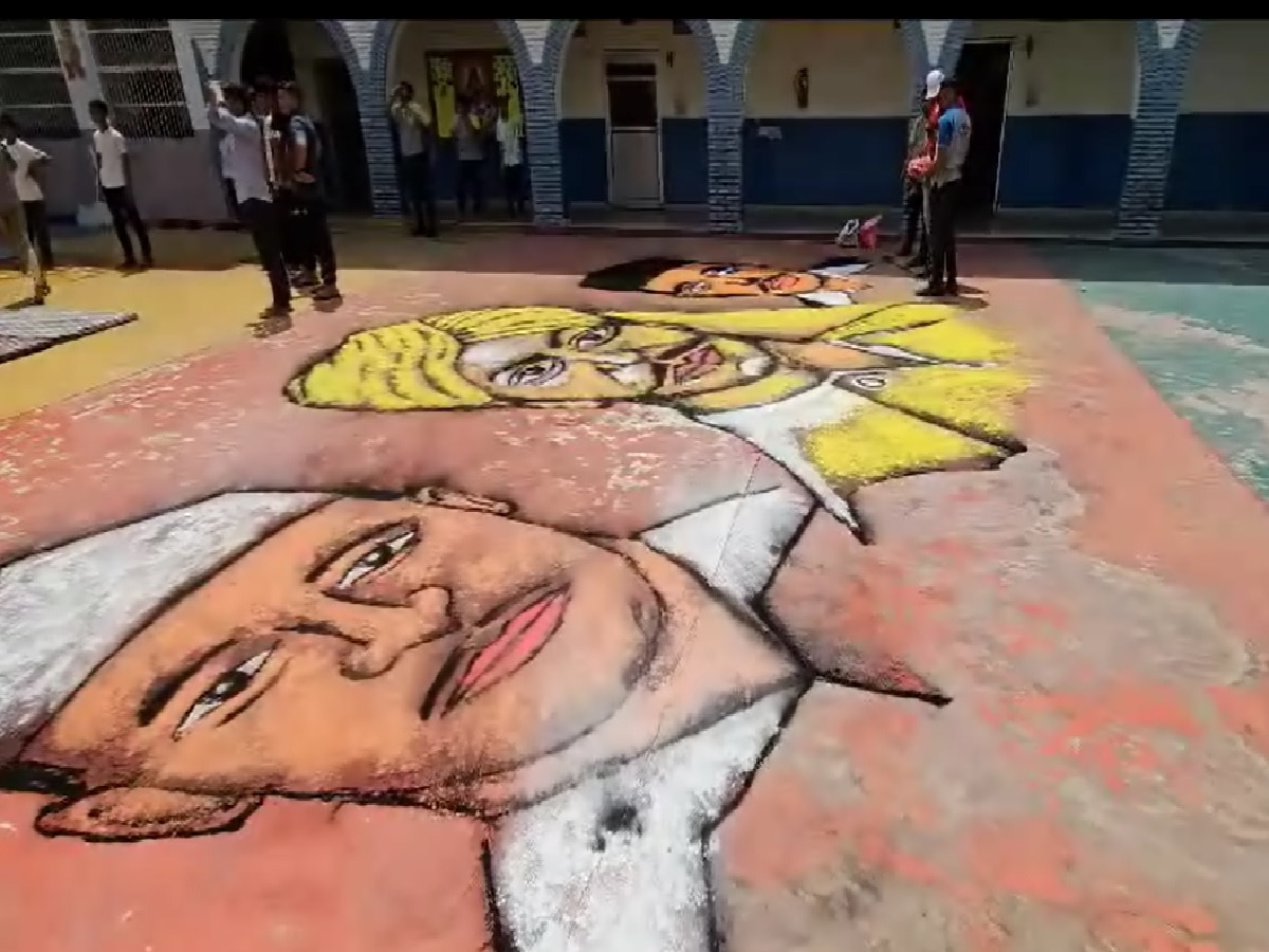 Independence Day 2023: रंगोली बनाकर कलाकार मुकेश शर्मा ने किया महान क्रांतिकारियों को नमन