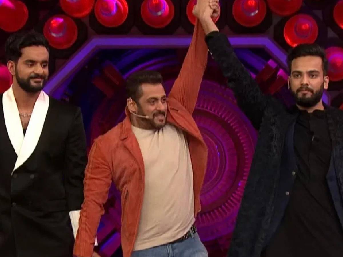 Bigg Boss Ott 2 Winner: एल्विश याद ने तोड़ा 16 साल का रिकॉर्ड, वाइल्ड कार्ड कंटेस्टेंट ने शो जीत रचा इतिहास 