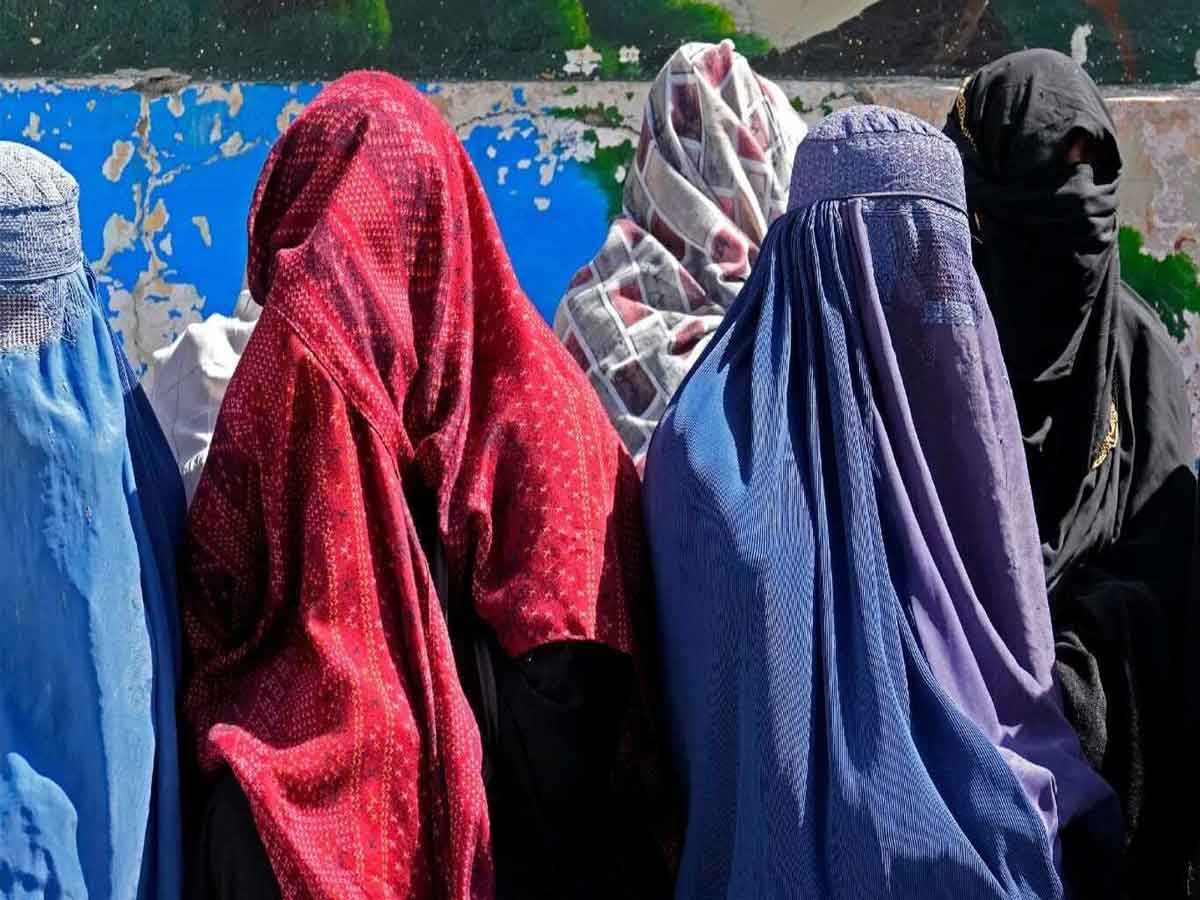 तालिबान के अफगानिस्तान पर कब्जे के दो साल पूरे, इन 7 फरमानों ने छीन ली अफगान महिलाओं की आजादी 