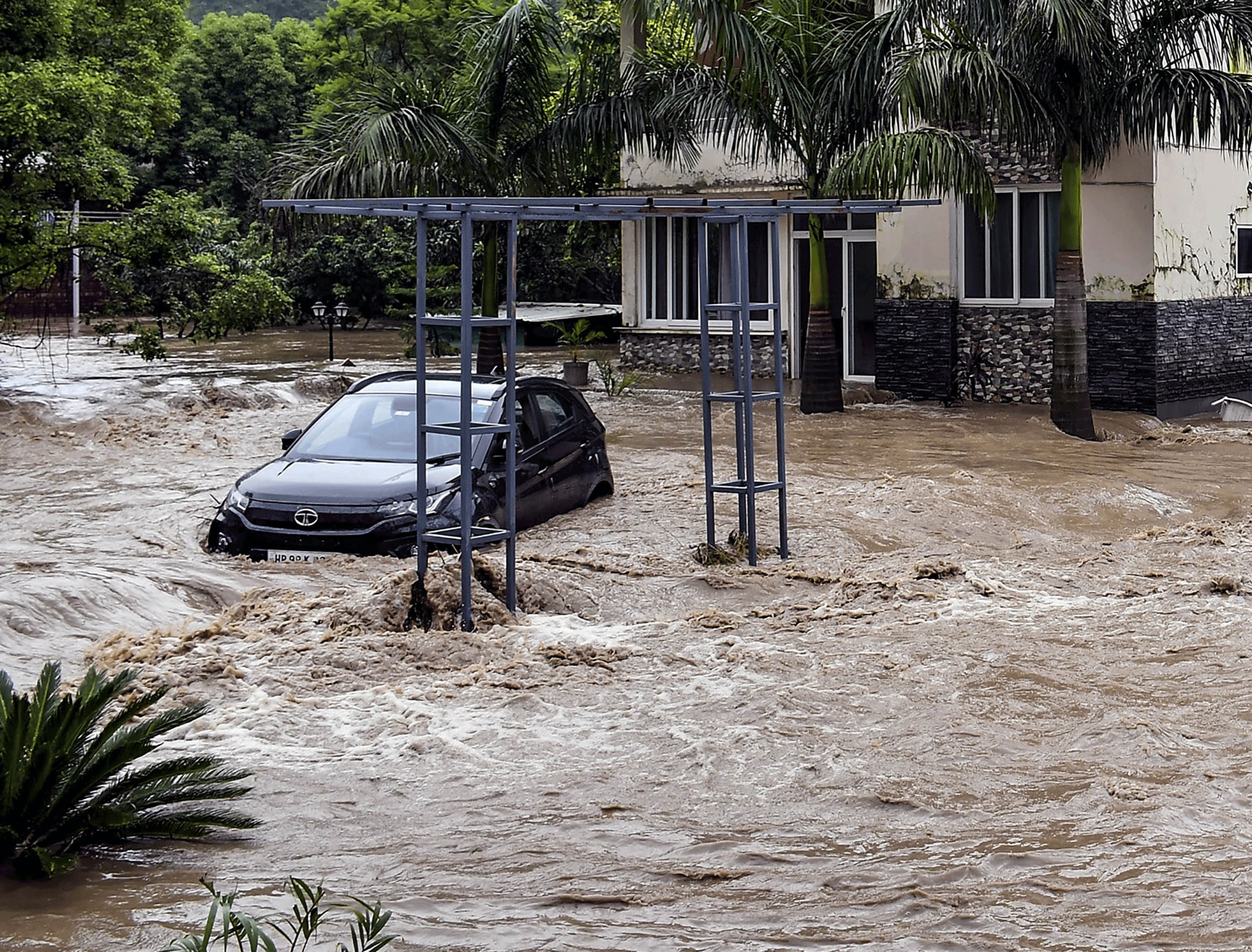 Himachal Pradesh Rain Alert Disaster Mandi Landslide Shimla Dozens ...