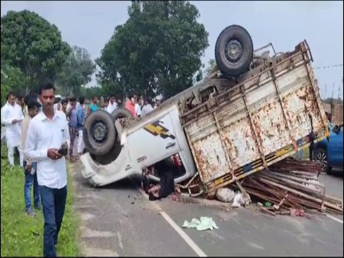 जमुई में मजदूरों को लेकर पलटा पिकअप, दर्जन भर मजदूर जख्मी, अस्पताल में चल रहा इलाज