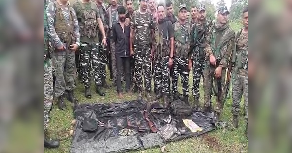 Jharkhand Police Got Big Success Two Naxalites Arrested With Weapons Jharkhand झारखंड पुलिस