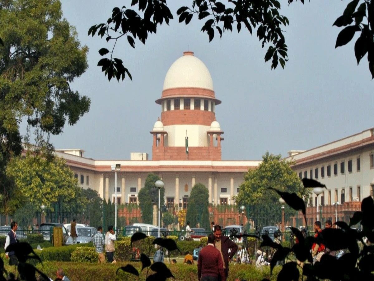 Supreme Court: आधुनिक कपड़ों को न समझा जाए सेक्स का आमंत्रण, रेप से जुड़ी दकियानूसी अवधारणों के खिलाफ SC की हैंडबुक